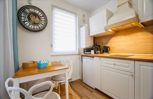 Oradea Apartment | Enjoy Time in Central Oradea