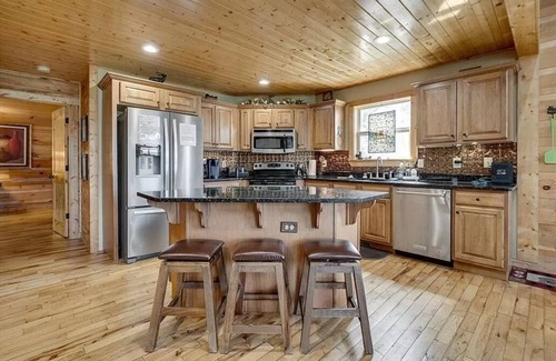 Cleveland Cabin | Enjoy View's View's