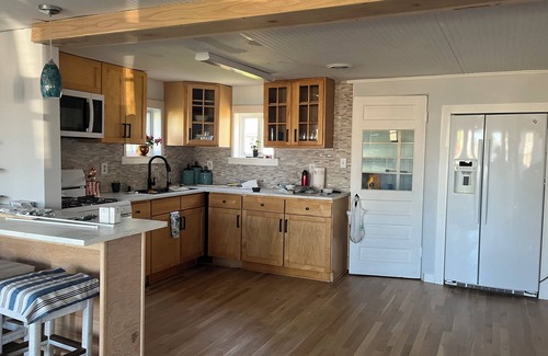 Houghton Lake House | Enjoy views of beautiful Houghton Lake in charming LARGE home that sleeps 10.
