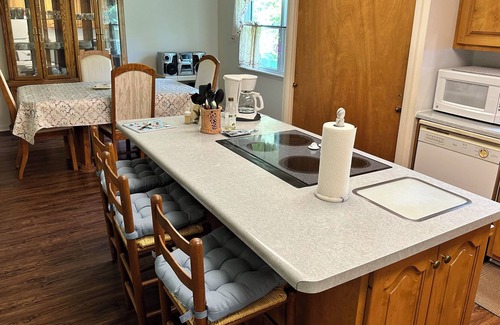 Otto House | Enjoy Winona's Retreat so you can escape from it all in the mountains.