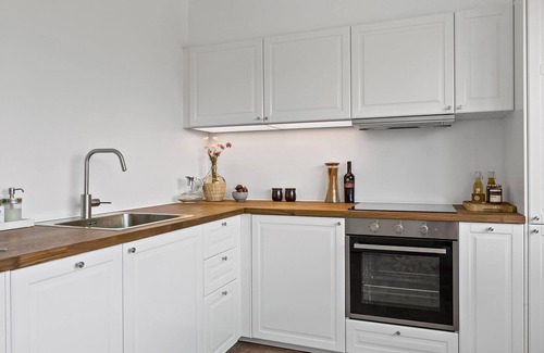 Humlebaek Apartment | Enjoy wonderful holiday moments for two in this practically furnished holiday apartment.