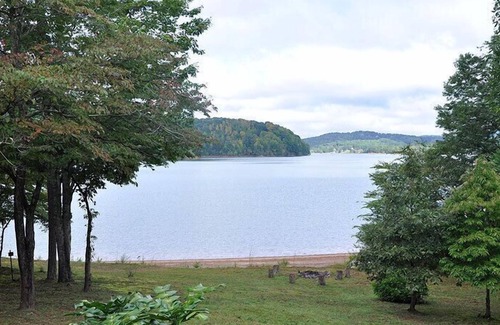 Hayesville Cabin | Enjoy your cabin on Lake Chatuge with your own boat dock and outdoor fire pit