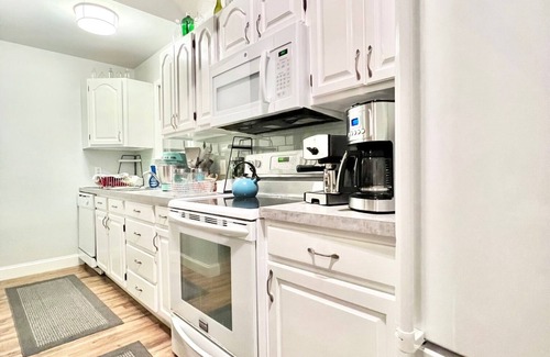 Rehoboth Beach House | Enjoy your relaxing beach vaca in this 4-bed home with amazing 2nd story deck!