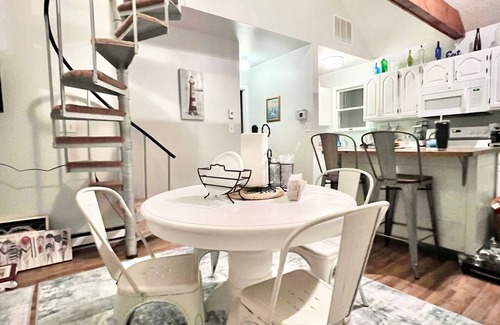 Rehoboth Beach House | Enjoy your relaxing beach vaca in this 4-bed home with amazing 2nd story deck!