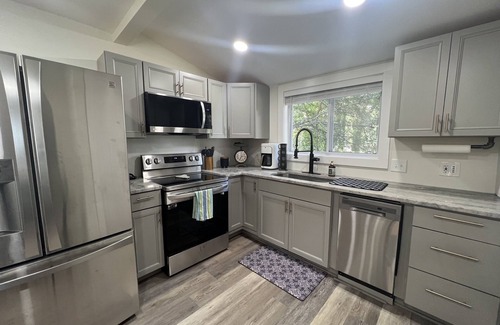 Greenville House | Enjoy your stay in the West End of Greenville in our Mill Village House