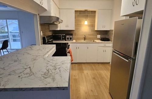 Long Beach House | Enjoyable 3-bedroom house with access to the beach