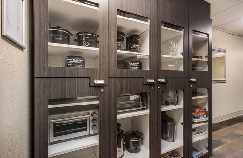Irvine Business Complex Resort | Enjoyable Stay! Pet-friendly Accommodation with Full Kitchen, Picnic Area!
