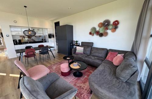 Enkhuizen House | Enkhuizer Strand Chalet IJsselmeerblick Zweite Reihe mit Zaun Haus Nr 221