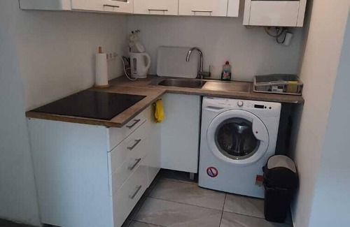Simmering Apartment | Enkplatz U3- Affordable 5BR shared Apt.