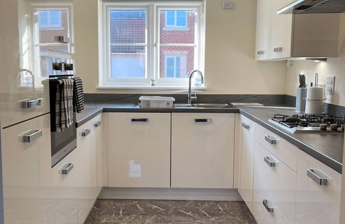 Cringleford House | Ensuite Comfort Karuna House