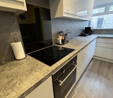 Barrow-in-Furness House | Ensuite Rooms Serviced Accommodation close to BAE