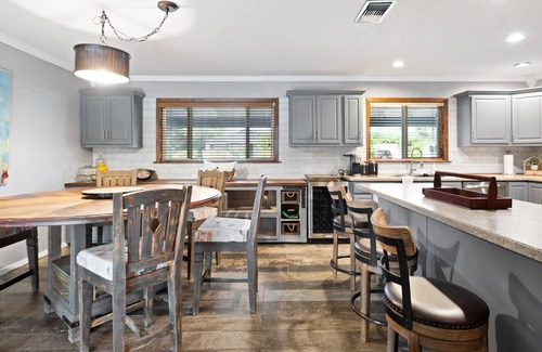 Southwest Village House | *Entertainers Backyard!* Rustic Ranch - Close to old town!
