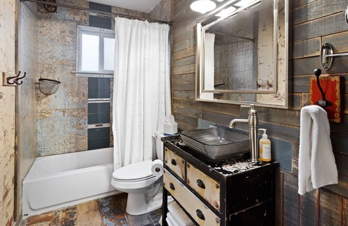 Southwest Village House | *Entertainers Backyard!* Rustic Ranch - Close to old town!