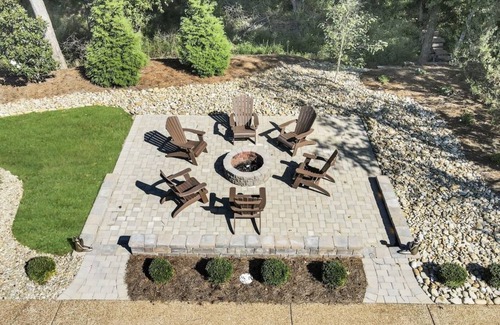 Lebanon House | Entertainers Paradise - Great for Families