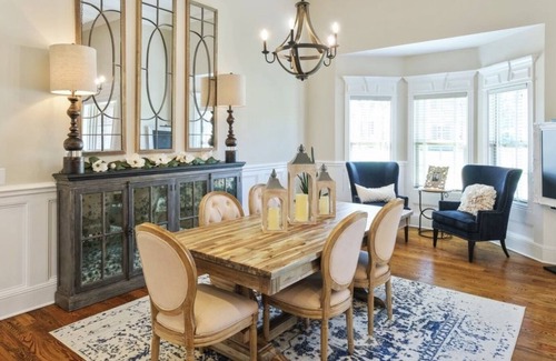 Lebanon House | Entertainers Paradise - Great for Families
