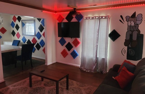 Hampton House | Entertainment/Family/nGuest Friendly Home