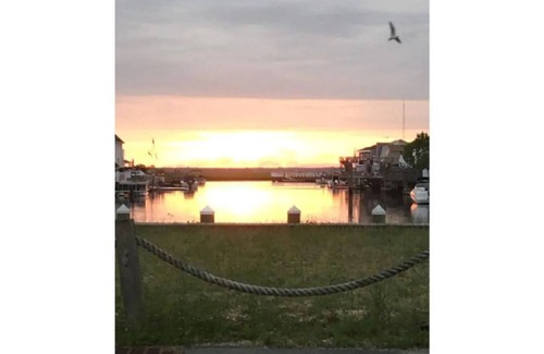 Osborn Island House | Entire charming waterfront home