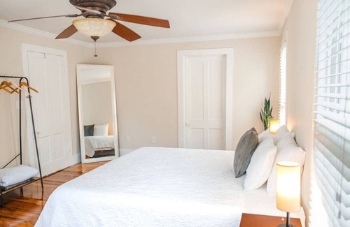 Georgetown House | Entire 103 Yr Old Historic+Minimal Georgetown Home