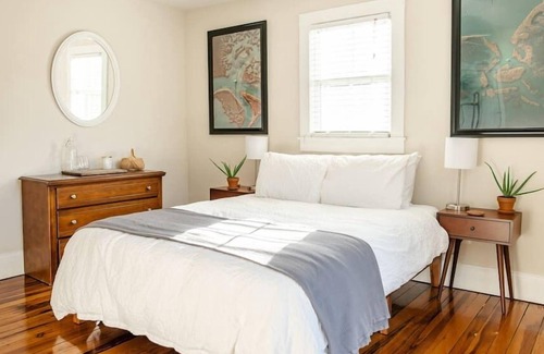 Georgetown House | Entire 103 Yr Old Historic+Minimal Georgetown Home