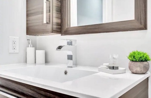 Passyunk Square Apartment | Entire 1BD Lux Pet Friendly Roku ac W/D WIFI