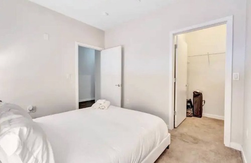 Passyunk Square Apartment | Entire 1BD Lux Pet Friendly Roku ac W/D WIFI