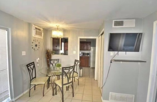 El Paso House | Entire 2-bedr Apt in El Paso with AC and WiFi