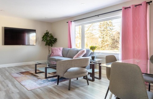 Fairfield Apartment | ENTIRE 2 BEDROOM APARTMENT DOWNTOWN - u2