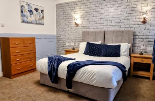 Tooting House | Entire 2 Bedroom Family House in London by Zaftatic