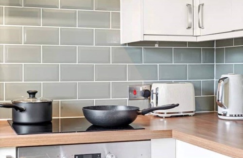 Milton Keynes Apartment | Entire 2 Bedroom Luxury Apartment with Free Parking