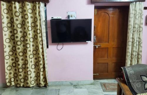 Dr AS Rao Nagar House | Entire 2bhk ground-floor suite in independent house