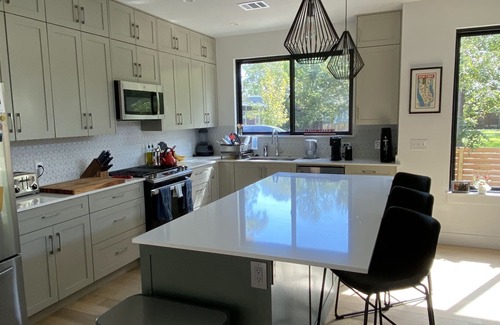 Highland House | Entire 3 Bedroom Home + Peloton in Central Austin