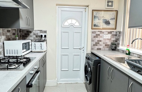 Salford Apartment | Entire 3 Bedroom House, Salford
