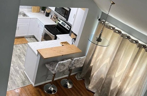 Newark House | Entire 3 bedroom house with fenced backyard