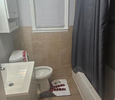 Greenville Apartment | Entire 3 bedrooms Apt,10sleepers ,15 mins to NYC