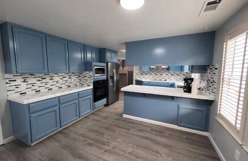 Modesto House | Entire 3 BR & 2 BA house for business and family