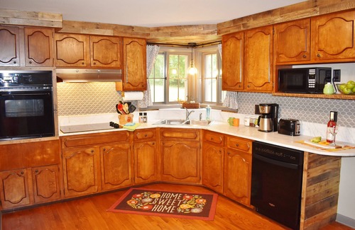Washburn House | Entire 3BDR Cottage: Explore Bayfield-Apostle Islands-BigTop-Northwoods-trails