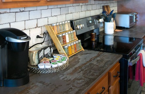 Downtown Syracuse Apartment | Entire 3rd Floor Apartment in Hanover Square