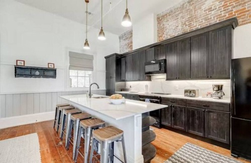 Galveston House | Entire 3rd floor HML Strand