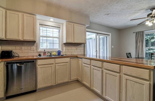 Oakley House | Entire 4 bedroom house, indoor hot tub, fire pit