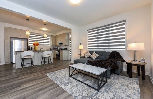 Halton Regional Municipality House | Entire 4BR Brand New Townhome | Milton - Sleep9 - Free Wi Fi, Parking, Crib