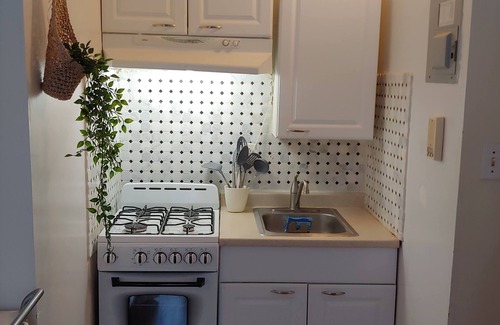 Hamilton Heights House | Entire Apart. Cozy Studio in a Private Townhouse