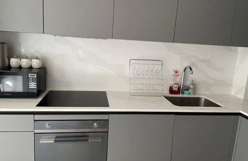 Syon Apartment | Entire Apartment in Brentford, west London.