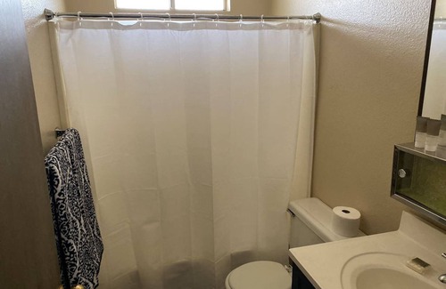 Porterville Apartment | Entire Apartment Porterville- 45 mins to National Parks