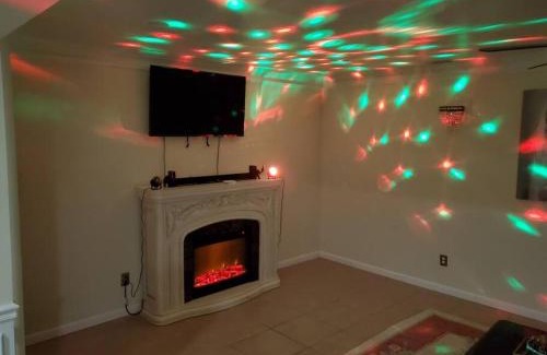 Lithonia House | Entire Apartment Suite family singles Couples Nurses dinners business meetings