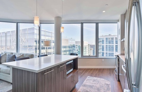 Boston Apartment | Entire Apt Downton Seaport with Gym