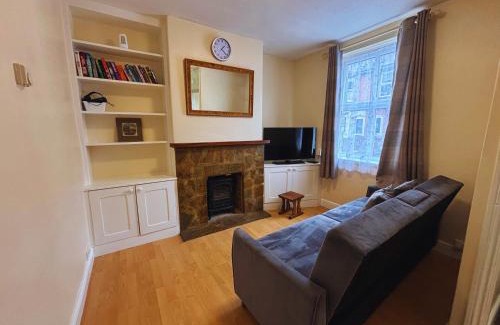 Banbury Apartment | Entire Banbury House - Walking Distance To The Station & Shops