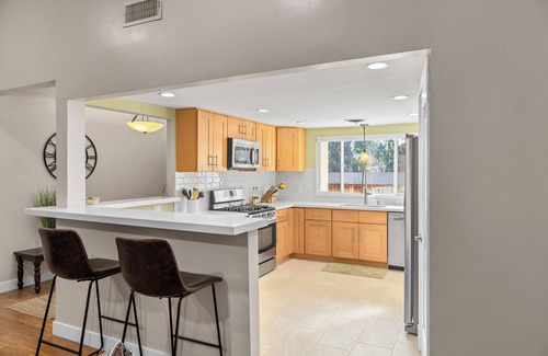Greenacres Condo | Entire condo in Bakersfield with WiFi, AC