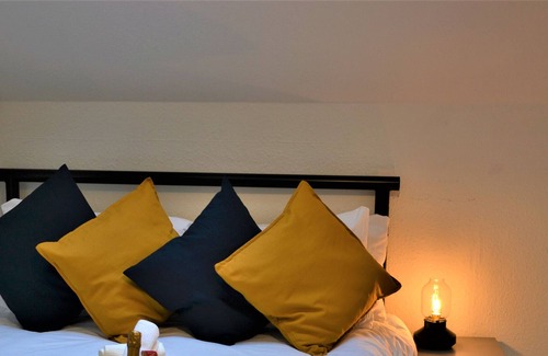 Kirkcaldy Apartment | Entire cosy modern flat - business - holidays