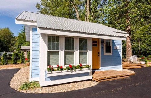 Paw Paw Lake Cottage | Entire cottage in Coloma, Michigan, United States