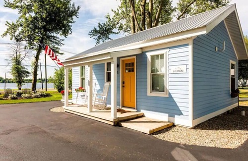 Paw Paw Lake Cottage | Entire cottage in Coloma, Michigan, United States